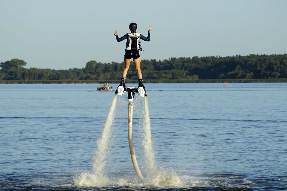 Good leisure plan: flyboarding